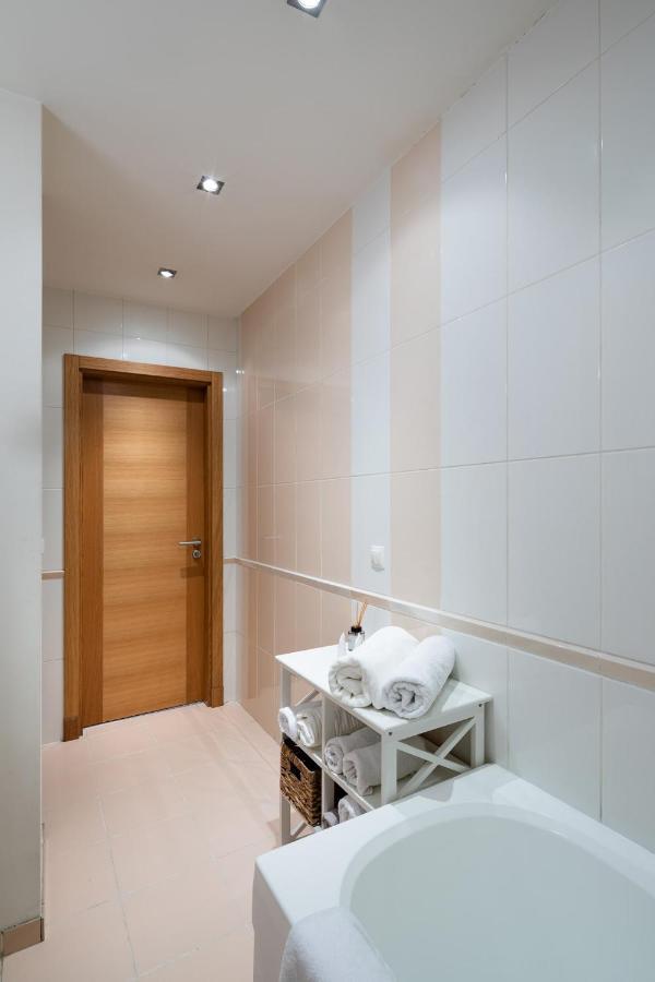 Ziedondarza Park One Bedroom Apartment With Balcony 리가 외부 사진